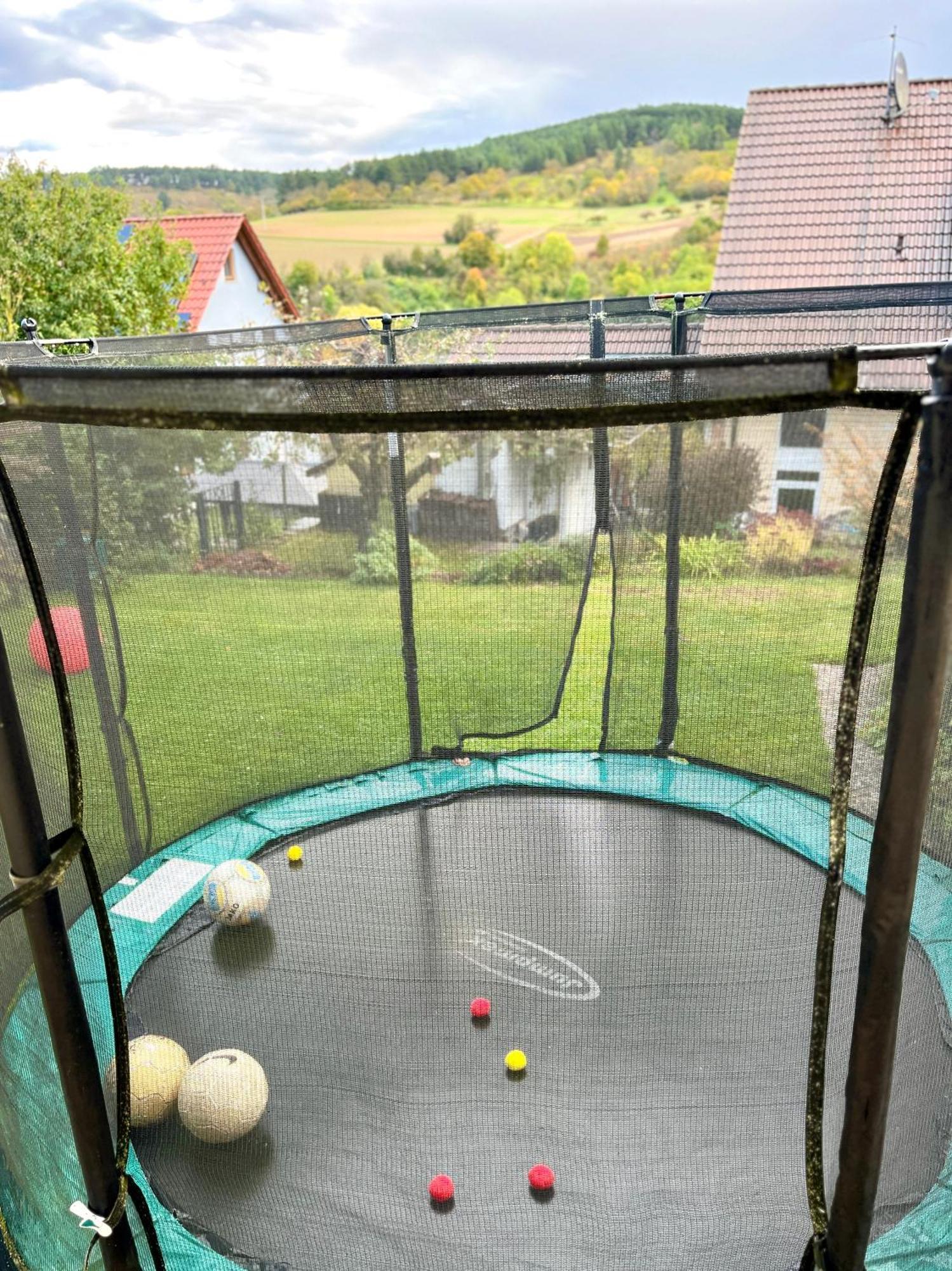 Ferienhaus Weinbergblick - Nahe Wuerzburg - 2 Schlafzimmer - Familienfreundlich - Terrasse Unterleinach Esterno foto