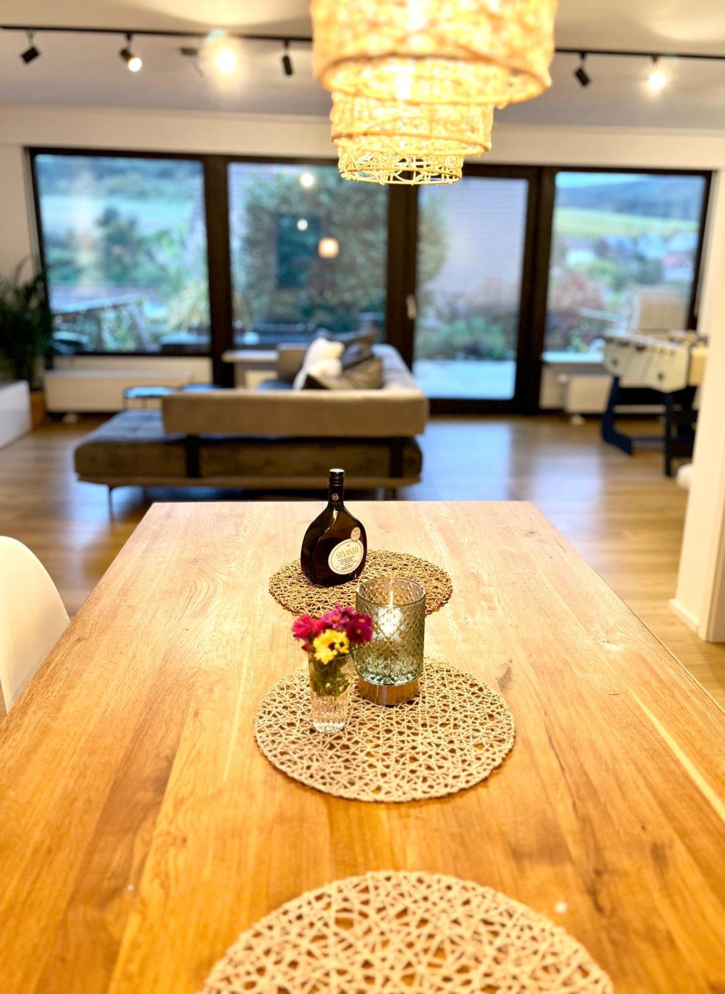 Ferienhaus Weinbergblick - Nahe Wuerzburg - 2 Schlafzimmer - Familienfreundlich - Terrasse Unterleinach Esterno foto