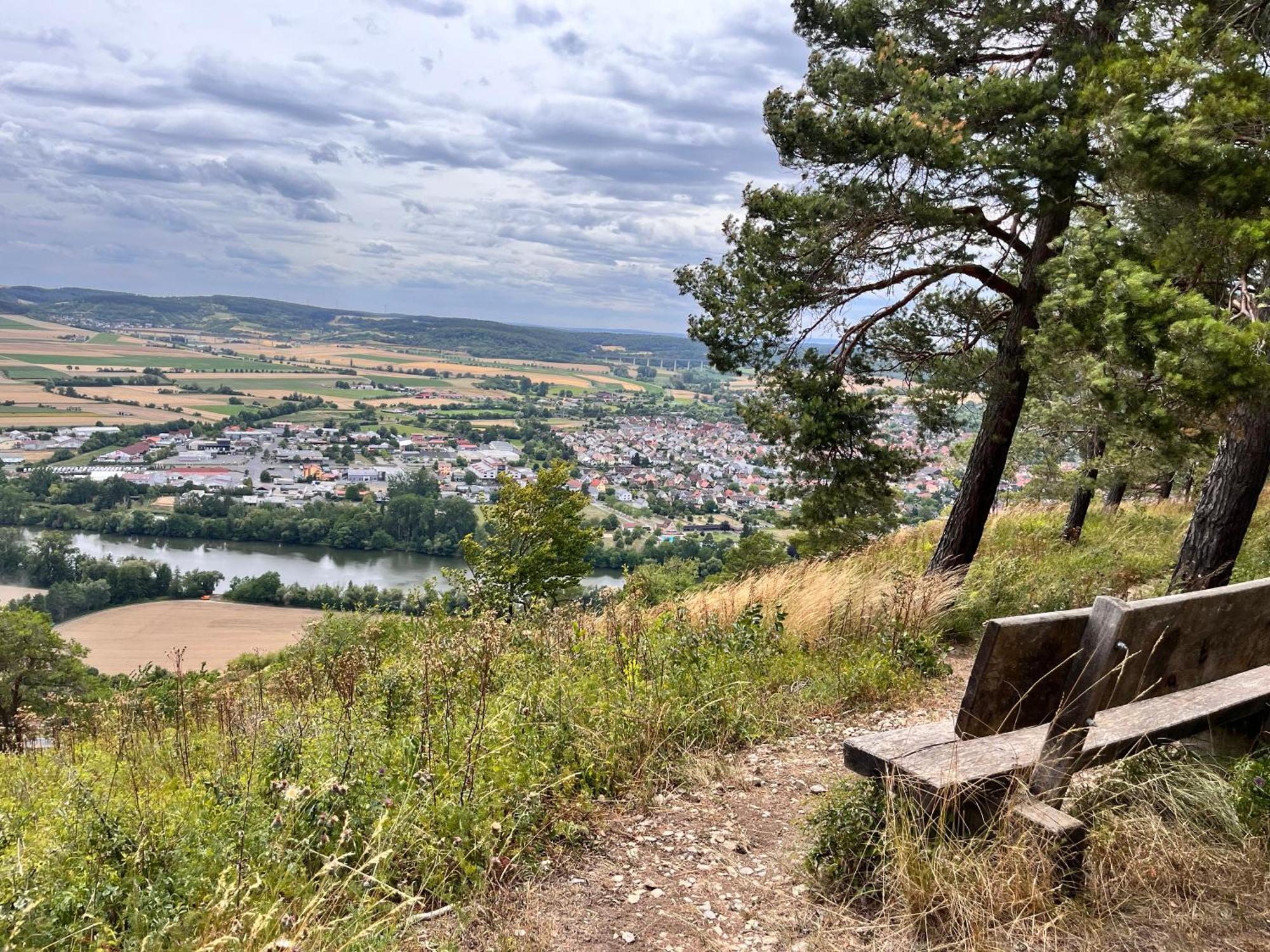 Ferienhaus Weinbergblick - Nahe Wuerzburg - 2 Schlafzimmer - Familienfreundlich - Terrasse Unterleinach Esterno foto